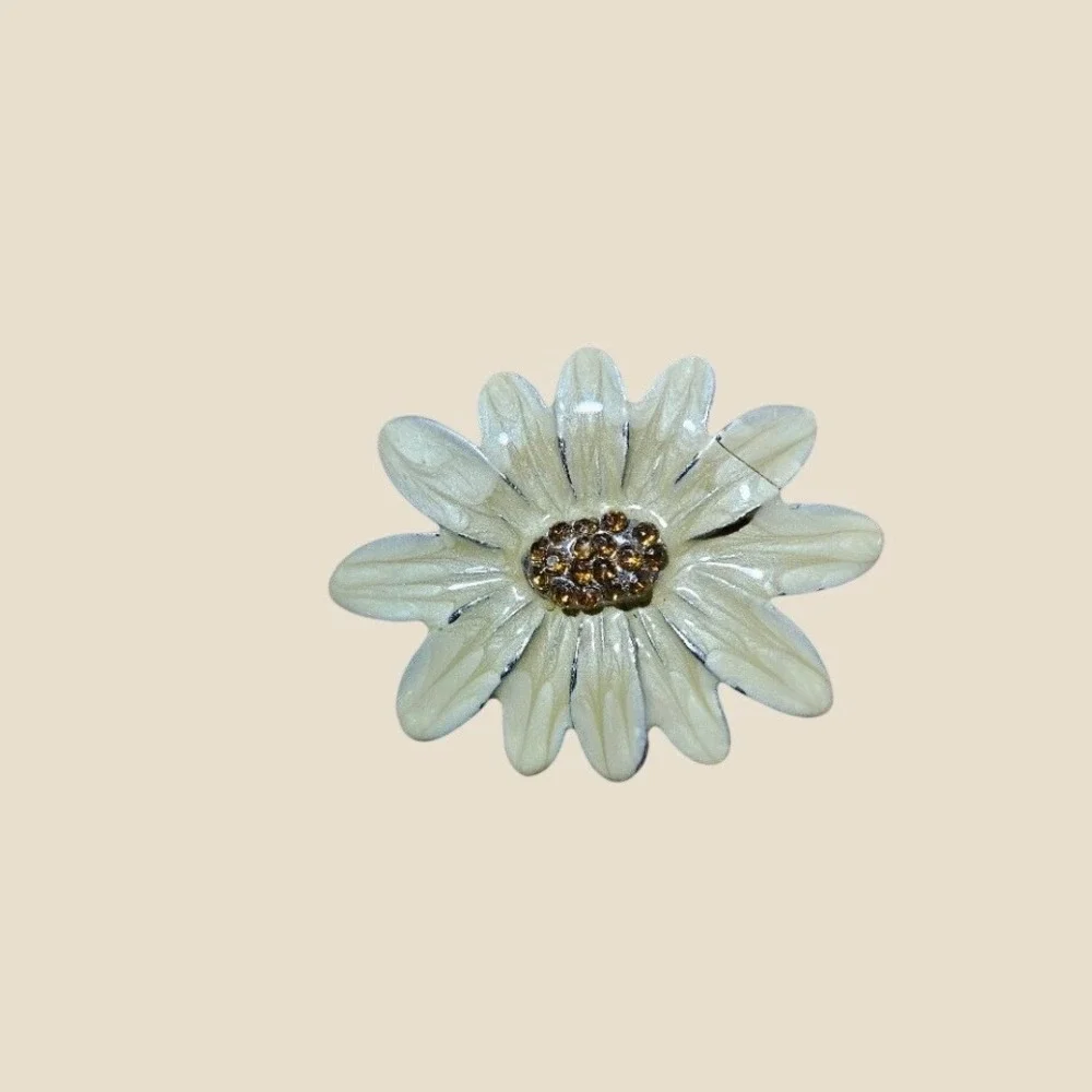 Vintage Daisy Brooch Enamel Flower Pin White Amber‎ Rhinestone Center Retro